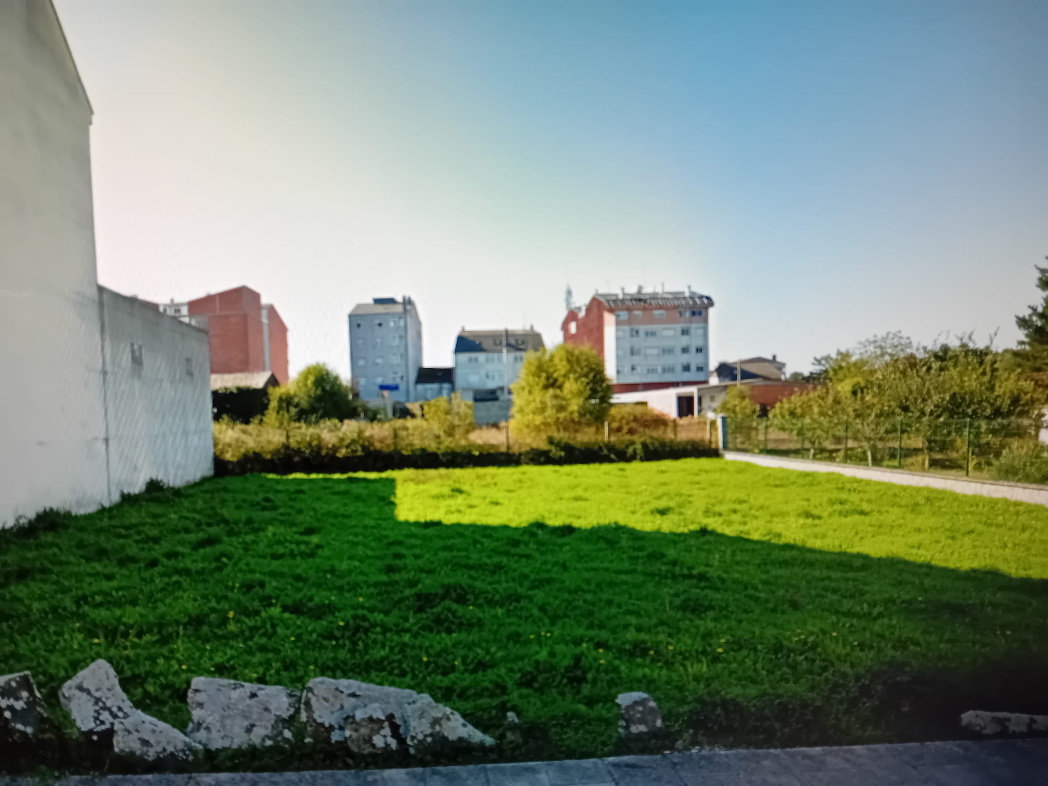 La familia de Rábade que perdió su vivienda en un incendio ocupa una casa vacía La familia de Rábade que perdió su vivienda en un incendio ocupa una casa vacía