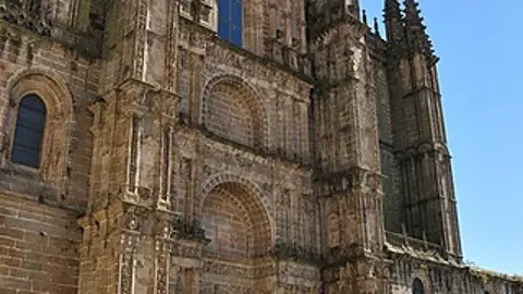 La Diócesis de Plasencia lamenta el "escándalo" por la "bendición" de una pareja gay en una parroquia de Miajadas La Diócesis de Plasencia lamenta el "escándalo" por la "bendición" de una pareja gay en una parroquia de Miajadas
