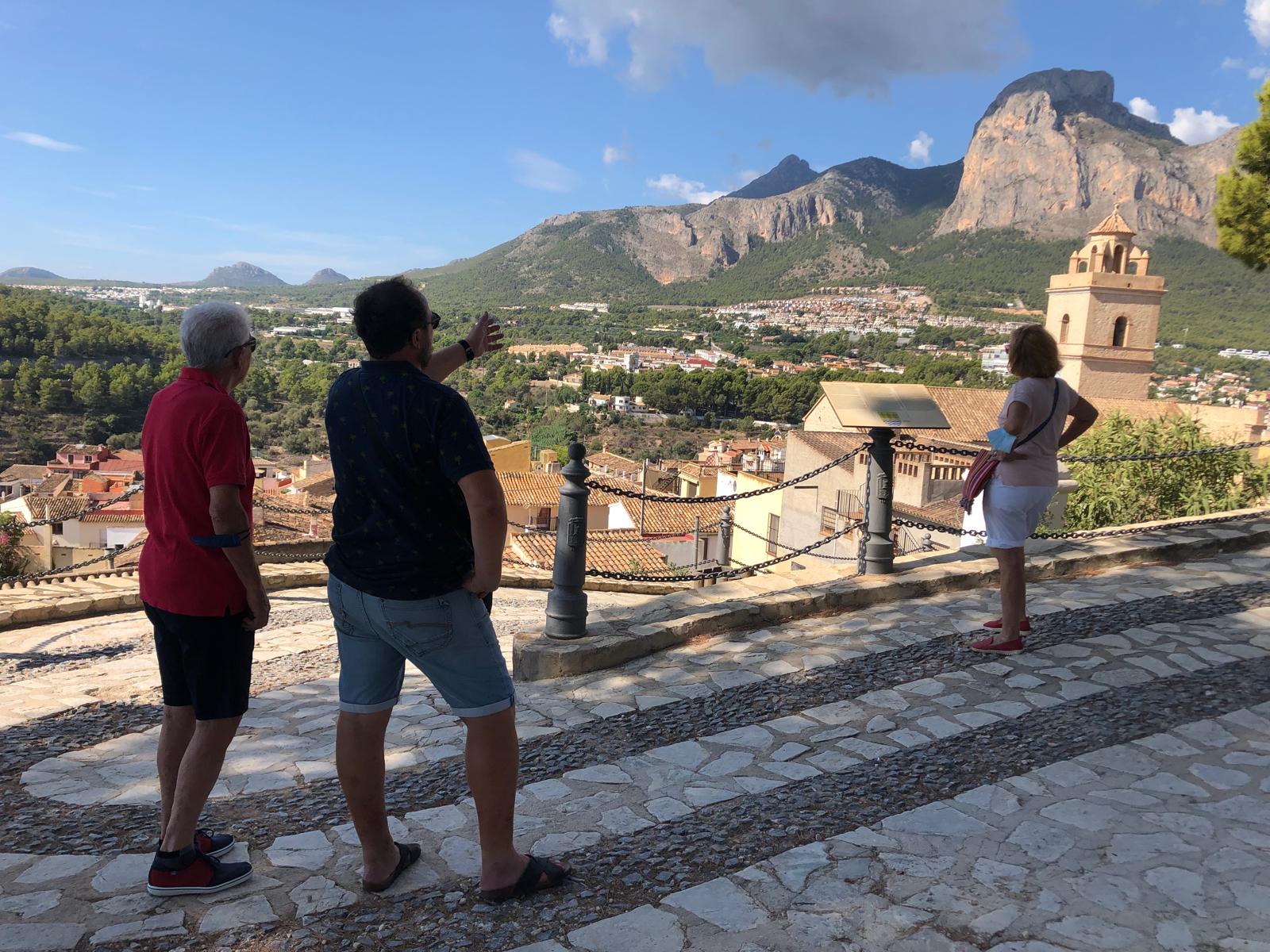 El Gobierno de Polop aprueba en solitario prohibir explotar viviendas para uso turístico El Gobierno de Polop aprueba en solitario prohibir explotar viviendas para uso turístico