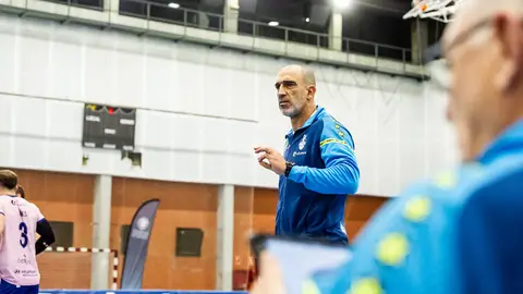 Marcos Dreyer renueva como entrenador del UPV Léleman Conqueridor por una temporada Marcos Dreyer renueva como entrenador del UPV Léleman Conqueridor por una temporada