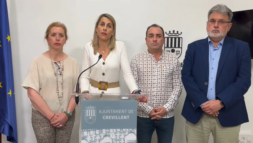 De izquierda a derecha: Gema Escolano (Vox), Lourdes Aznar (PP), Marcelino Giménez (Compromís) y Manuel Penalva (PSOE).