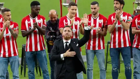 Muniain reúne a más de 20.000 aficionados en su despedida Muniain reúne a más de 20.000 aficionados en su despedida