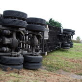 Investigan la muerte de un camionero vecino de Almoradí tras sufrir el impacto de una tapa de alcantarilla 