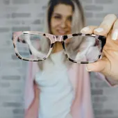 Qué personas se beneficiarán de las gafas y lentillas gratis: esto dice el borrador de la Ley Qué personas se beneficiarán de las gafas y lentillas gratis: esto dice el borrador de la Ley