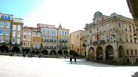 Aconsellan a funcionarios interinos demandar ó Concello de Ourense Aconsellan a funcionarios interinos demandar ó Concello de Ourense