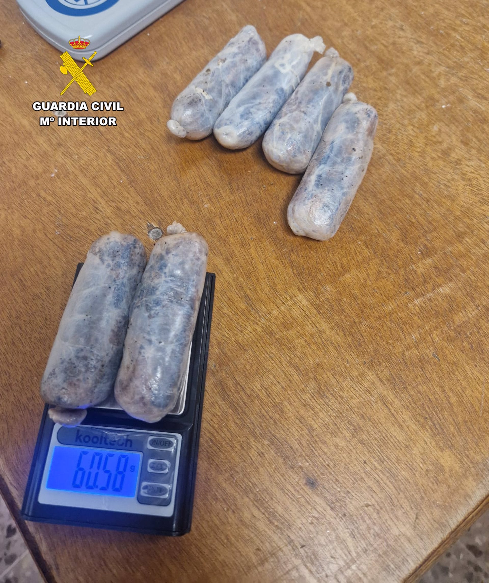 Incautados en Sevilla 4.000 kilos de hachís camuflados en envoltorios de chocolatinas Incautados en Sevilla 4.000 kilos de hachís camuflados en envoltorios de chocolatinas