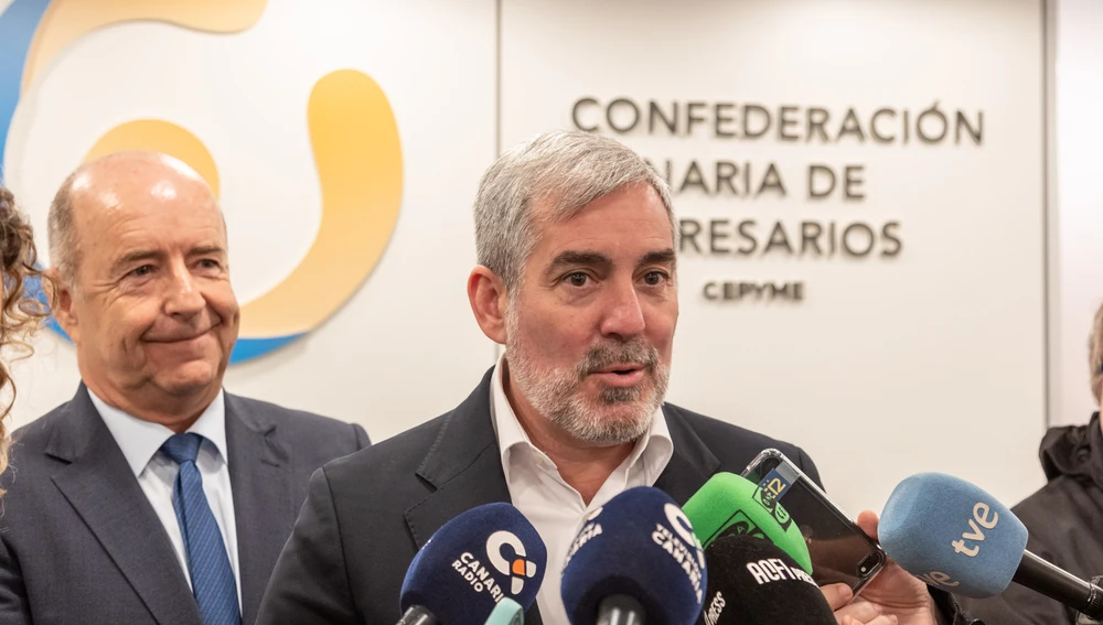 Pedro Ortega, Presidente de la Confederación Canaria e Empresarios y Fernando Clavijo, Presidente del Gobierno de Canarias