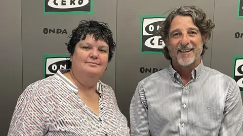 Peyo Lloret, edil de deportes de la Vila Joiosa junto a nuestra compañera Marta Llinares. Peyo Lloret, edil de deportes de la Vila Joiosa junto a nuestra compañera Marta Llinares.