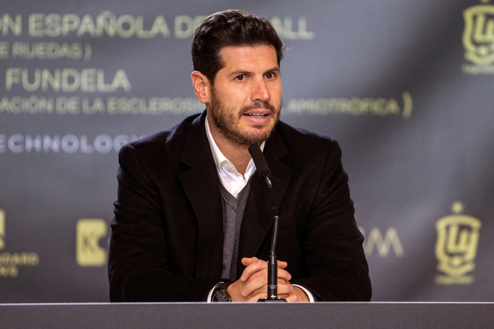 La RFEF destituye a Albert Luque como director deportivo La RFEF destituye a Albert Luque como director deportivo