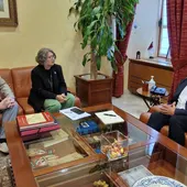 Reunión entre Mercedes Gómez y Julián Garde Reunión entre Mercedes Gómez y Julián Garde