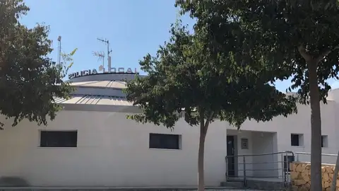 L'Alfàs del Pi inicia el proceso para incorporar a cuatro policías más a la plantilla L'Alfàs del Pi inicia el proceso para incorporar a cuatro policías más a la plantilla