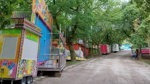El Concello de Santiago mantendrá las atracciones de las fiestas este año pero "gente experta" estudiará su cambio de emplazamiento a un lugar céntrico El Concello de Santiago mantendrá las atracciones de las fiestas este año pero "gente experta" estudiará su cambio de emplazamiento a un lugar céntrico