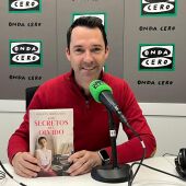 Joaquín Hernández conjuga la fuerza del amor y la música para vencer al Alzheimer en 'Los secretos del olvido', su primera novela