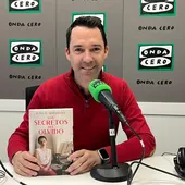 Joaquín Hernández conjuga la fuerza del amor y la música para vencer al Alzheimer en 'Los secretos del olvido', su primera novela Joaquín Hernández conjuga la fuerza del amor y la música para vencer al Alzheimer en 'Los secretos del olvido', su primera novela
