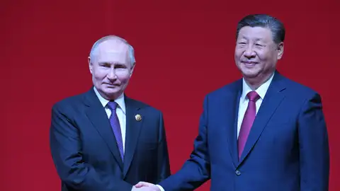 El presidente ruso Vladimir Putin y el presidente chino Xi Jinping El presidente ruso Vladimir Putin y el presidente chino Xi Jinping