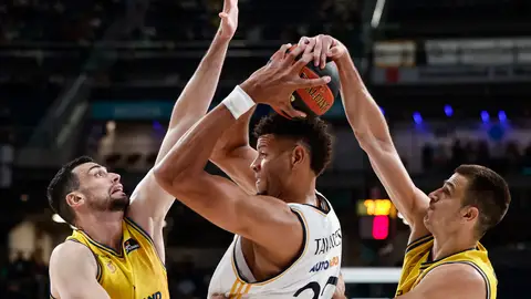 El Real Madrid arranca los playoffs arrasando a Gran Canaria El Real Madrid arranca los playoffs arrasando a Gran Canaria