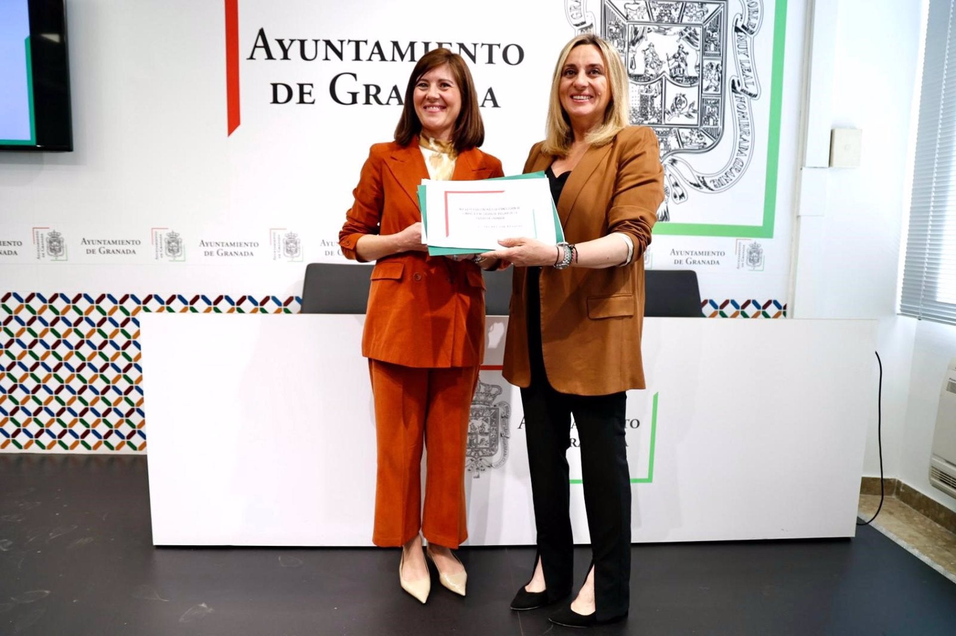 El Ayuntamiento saca a licitación el contrato de limpieza por 741,4 millones de euros para 15 años El Ayuntamiento saca a licitación el contrato de limpieza por 741,4 millones de euros para 15 años