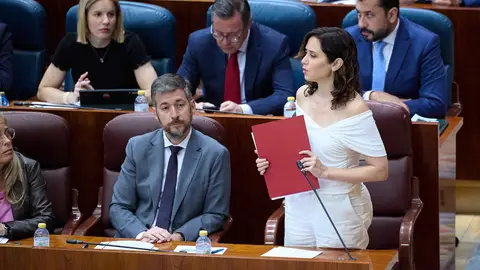 La presidenta de la Comunidad de Madrid, Isabel Díaz Ayuso, interviene durante el pleno en la Asamblea de Madrid La presidenta de la Comunidad de Madrid, Isabel Díaz Ayuso, interviene durante el pleno en la Asamblea de Madrid