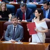 La presidenta de la Comunidad de Madrid, Isabel Díaz Ayuso, interviene durante el pleno en la Asamblea de Madrid