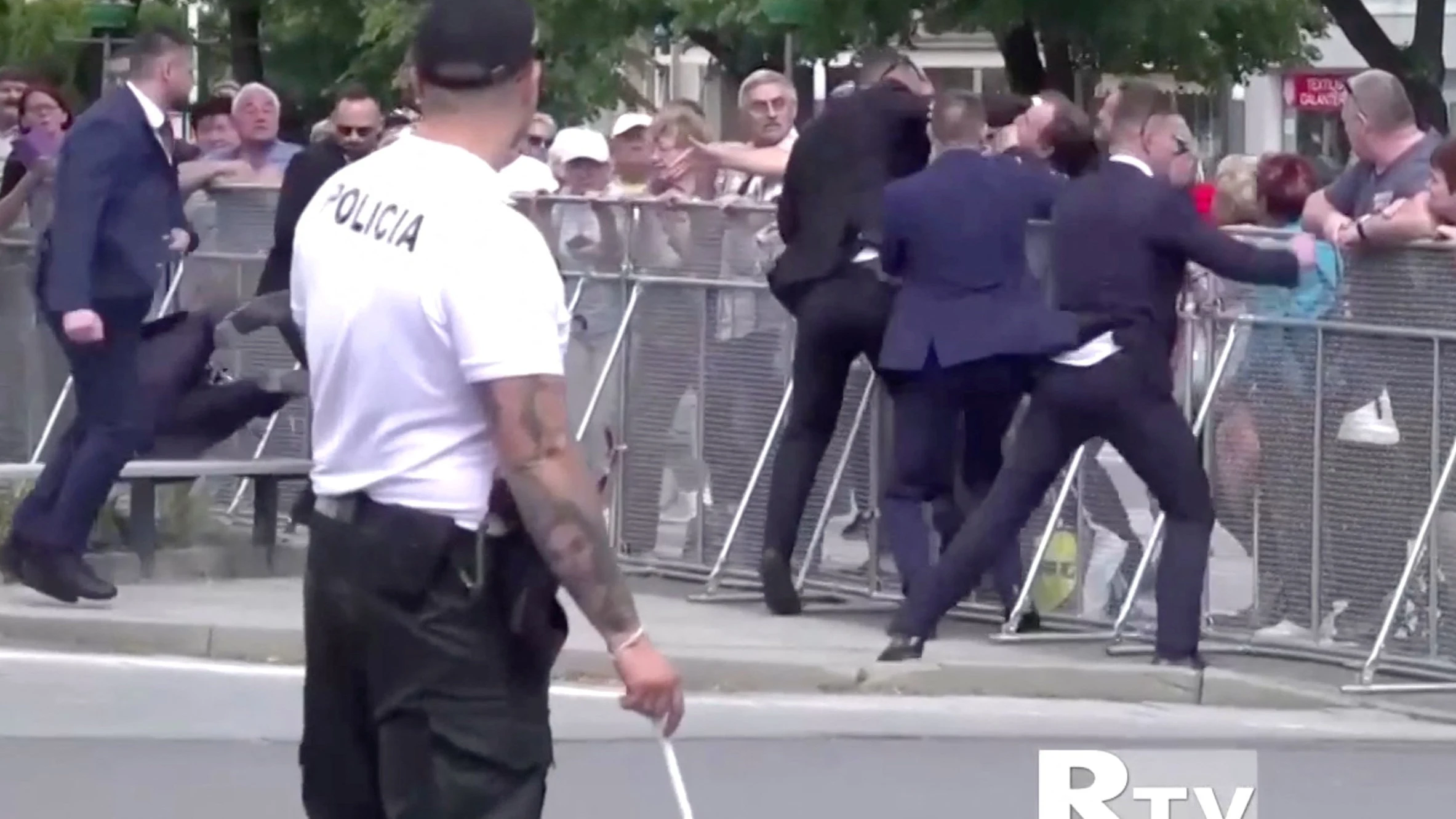 Momento en el que el primer ministro eslovaco es tiroteado/ Reuters