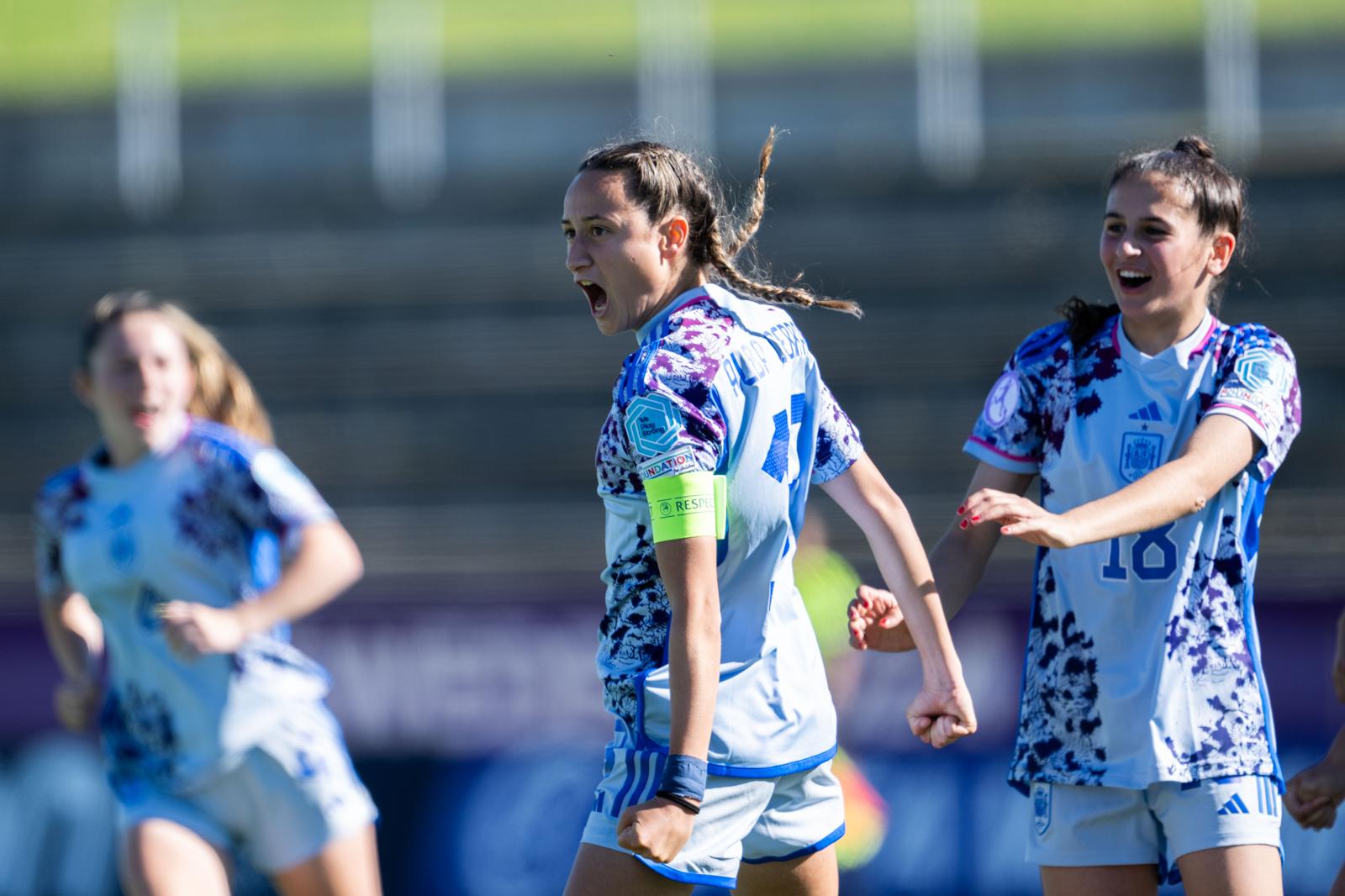 Alba Cerrato: "Quiero vivir del fútbol profesional" Alba Cerrato: "Quiero vivir del fútbol profesional"