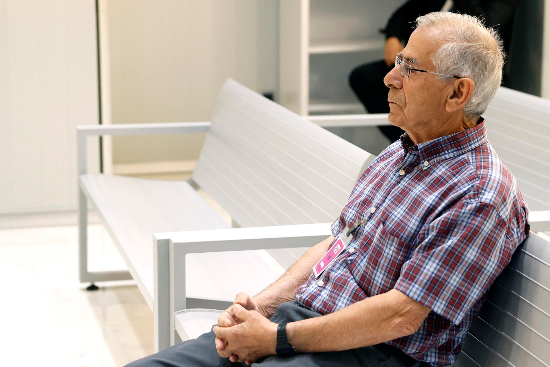 El jubilado Pompeyo niega haber enviado las cartas explosivas a Sánchez y Robles: "Me han calumniado" El jubilado Pompeyo niega haber enviado las cartas explosivas a Sánchez y Robles: "Me han calumniado"