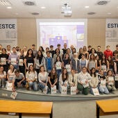 Cent trenta joves de secundària de Castelló, Benicarló i Vila-real i universitaris de Medicina i Bioquímica i Biologia Molecular fan realitat la tercera edició de MicroMón