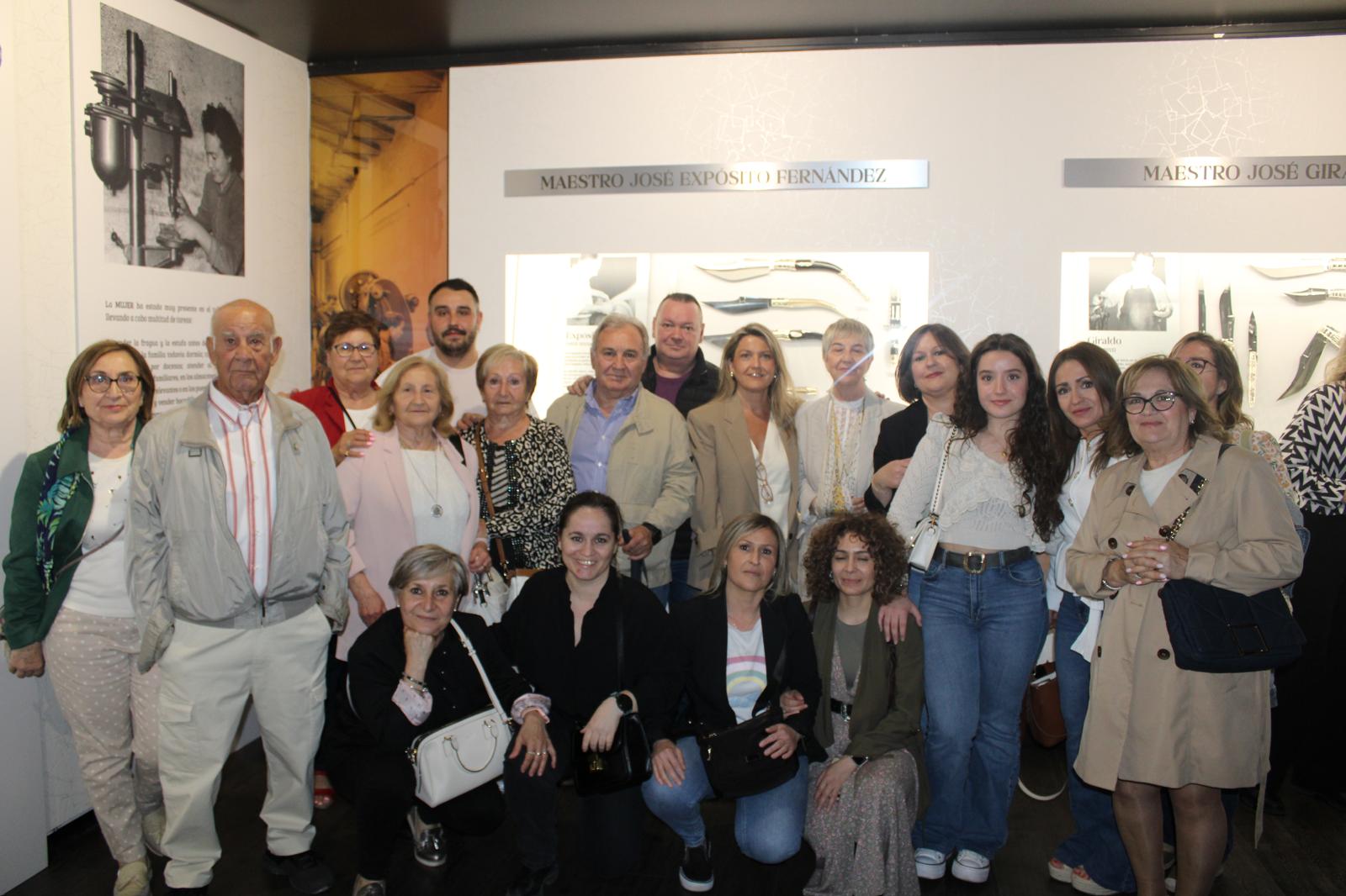 La exposición ‘El artesano y su taller’ con 70 obras de varios maestros se puede visitar y en el Museo de la Cuchillería La exposición ‘El artesano y su taller’ con 70 obras de varios maestros se puede visitar y en el Museo de la Cuchillería