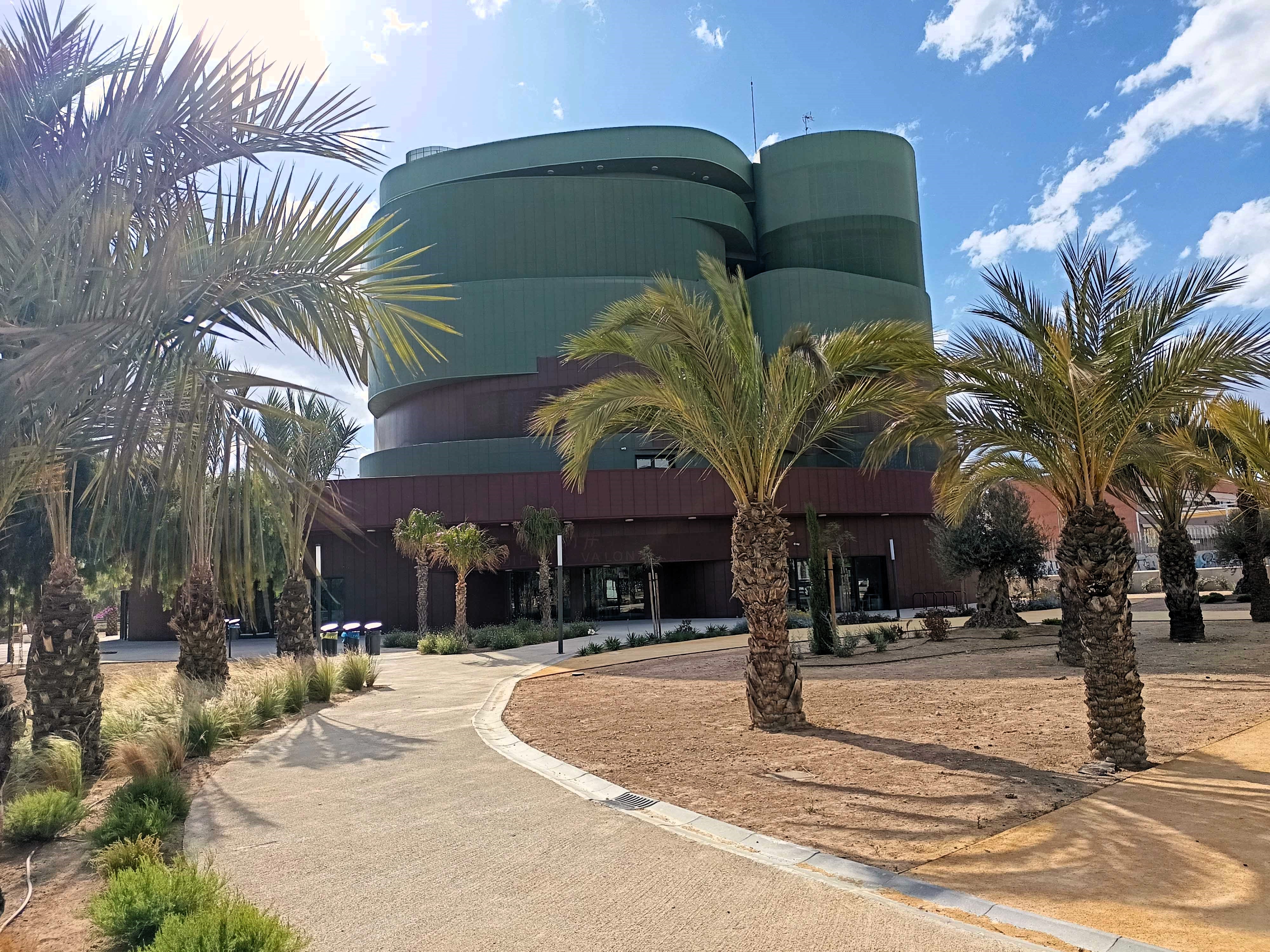 La Feria de Ciencia y Tecnología estrena el nuevo edificio Valona de la UMH de Elche La Feria de Ciencia y Tecnología estrena el nuevo edificio Valona de la UMH de Elche