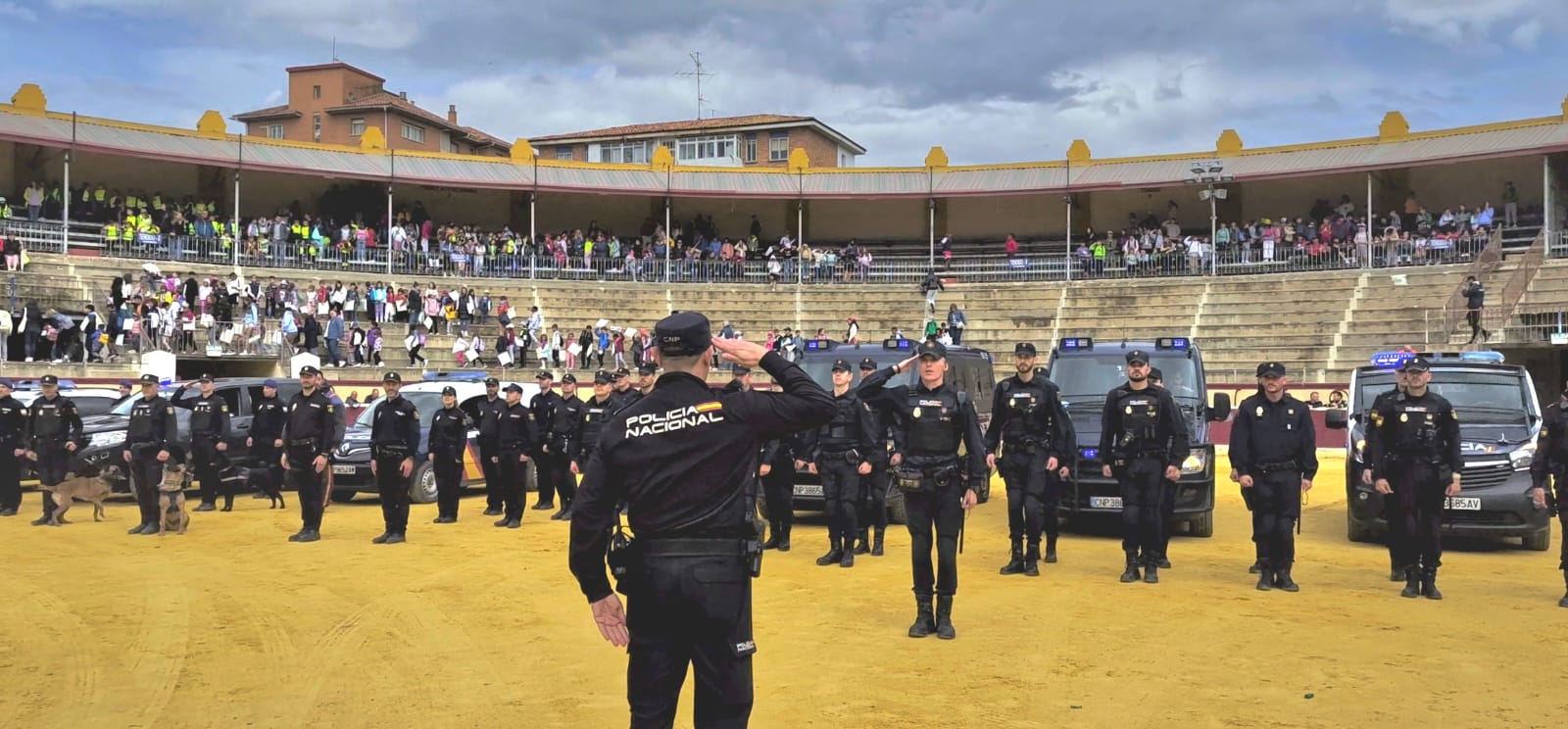 Tres mil escolares en la exhibición de medios de la Policía Nacional Tres mil escolares en la exhibición de medios de la Policía Nacional