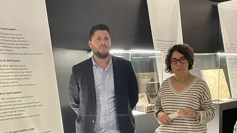 Jaime Santamaría y Rosa Llorca, ediles de Fiestas y Turismo de la Vila Joiosa en Vilamuseu. Jaime Santamaría y Rosa Llorca, ediles de Fiestas y Turismo de la Vila Joiosa en Vilamuseu.