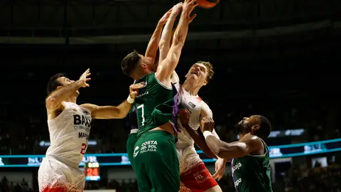 El Unicaja se lleva el primer asalto contra Manresa El Unicaja se lleva el primer asalto contra Manresa
