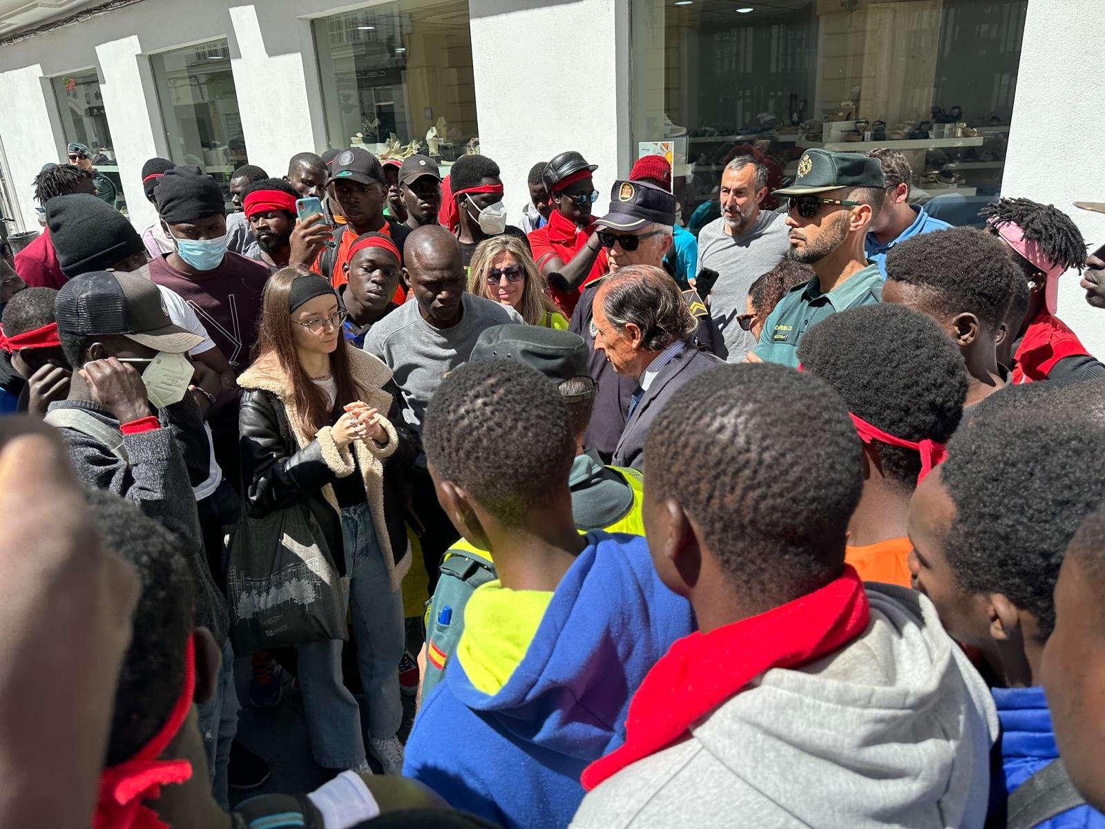 José María Román mantiene un encuentro con migrantes de Campano José María Román mantiene un encuentro con migrantes de Campano