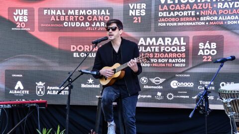 Jacobo Serra durante su actuación en la presentación del Antorchas Festival