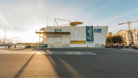 Antigua base de Alinghi en La Marina de València