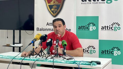 Joaquín Rocamora, entrenador del Atticgo Club Balonmano Elche