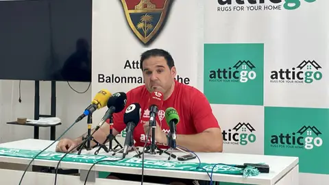 Joaquín Rocamora, entrenador del Atticgo Club Balonmano Elche Joaquín Rocamora, entrenador del Atticgo Club Balonmano Elche