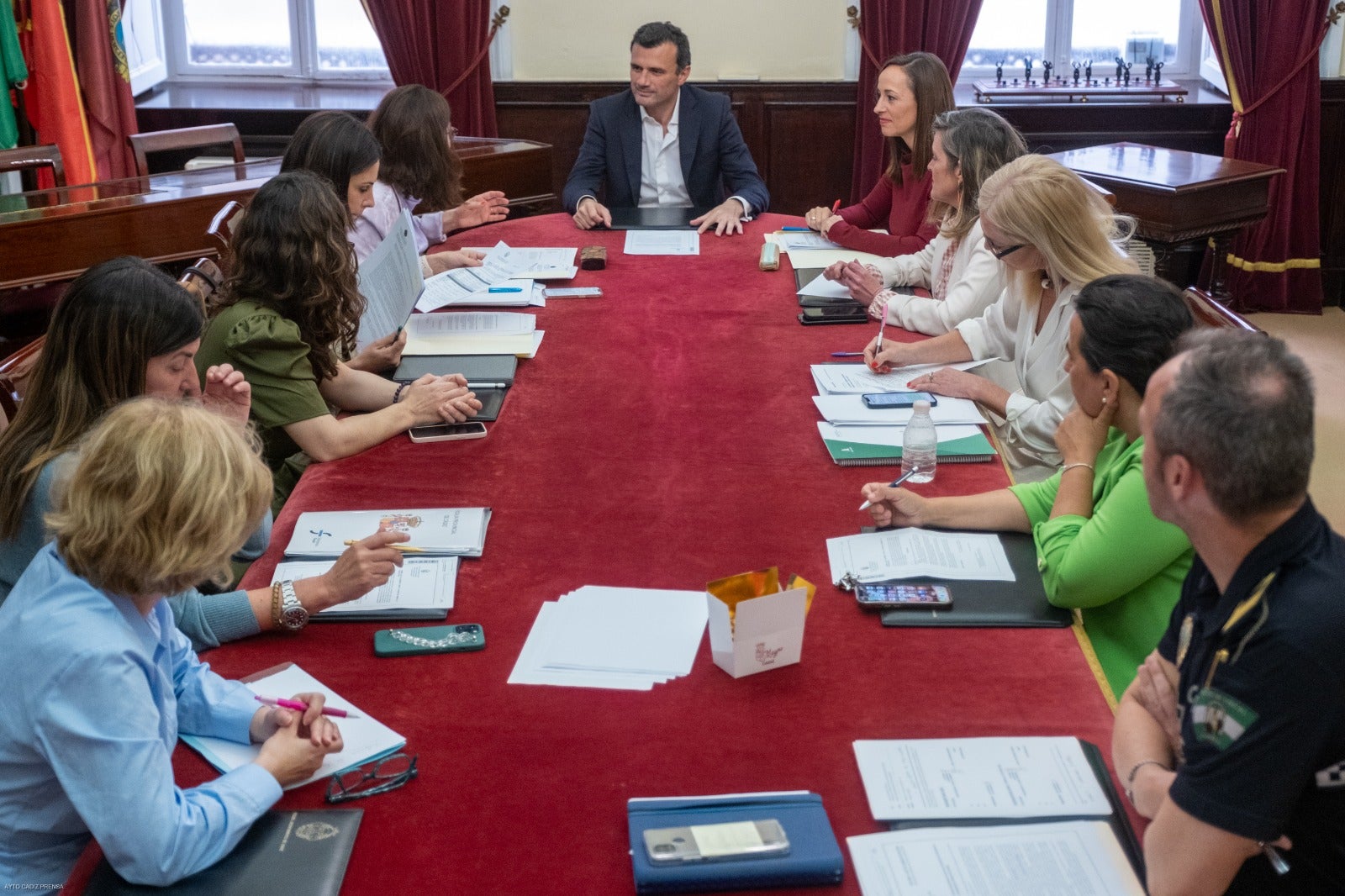 El Sistema de Atención a Víctimas de Andalucía se incorpora a la Comisión de Seguimiento de la Violencia de Género de Cádiz El Sistema de Atención a Víctimas de Andalucía se incorpora a la Comisión de Seguimiento de la Violencia de Género de Cádiz