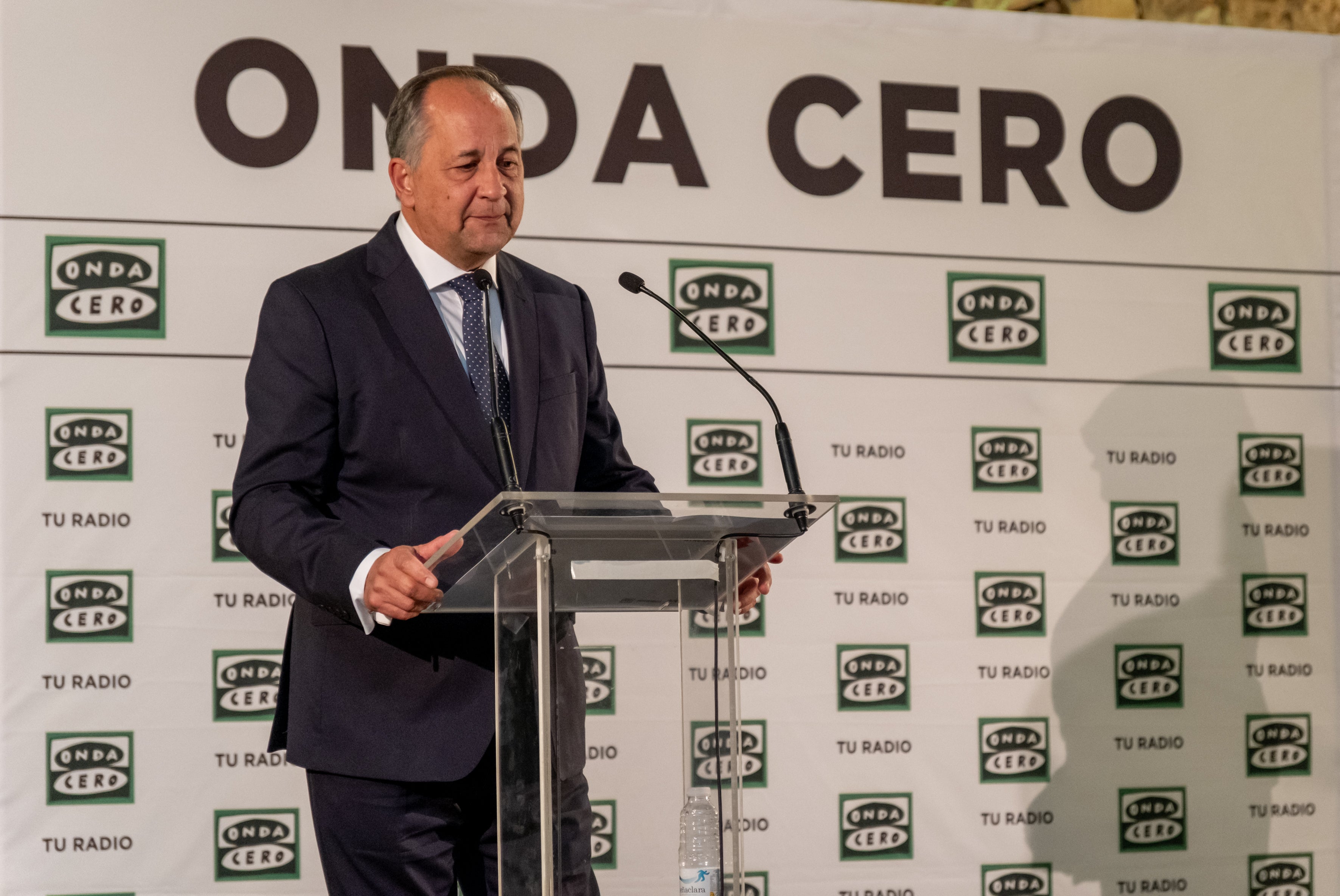 Eduardo de Luis, nuevo presidente de la Cámara de Comercio y la Federación de Empresas de La Rioja Eduardo de Luis, nuevo presidente de la Cámara de Comercio y la Federación de Empresas de La Rioja