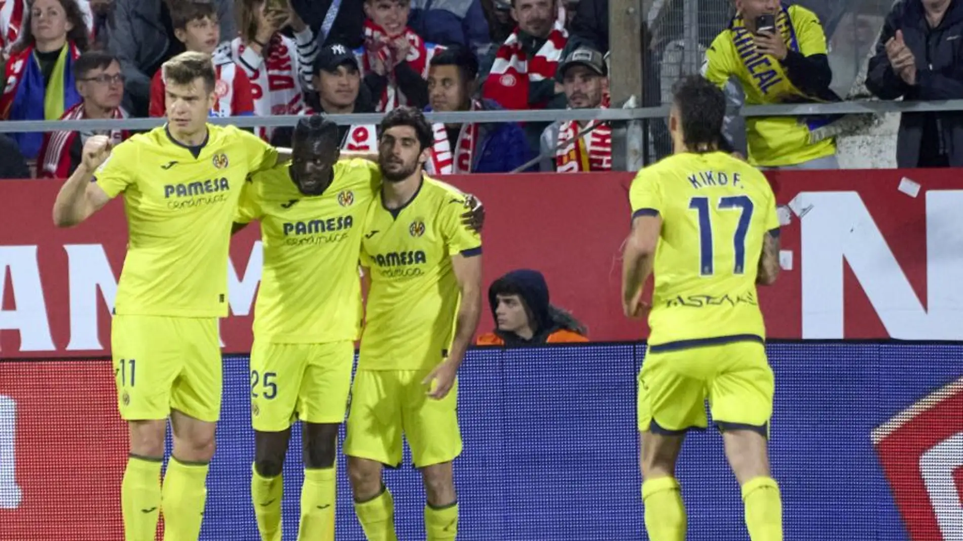 El Villarreal celebra su gol ante el Girona