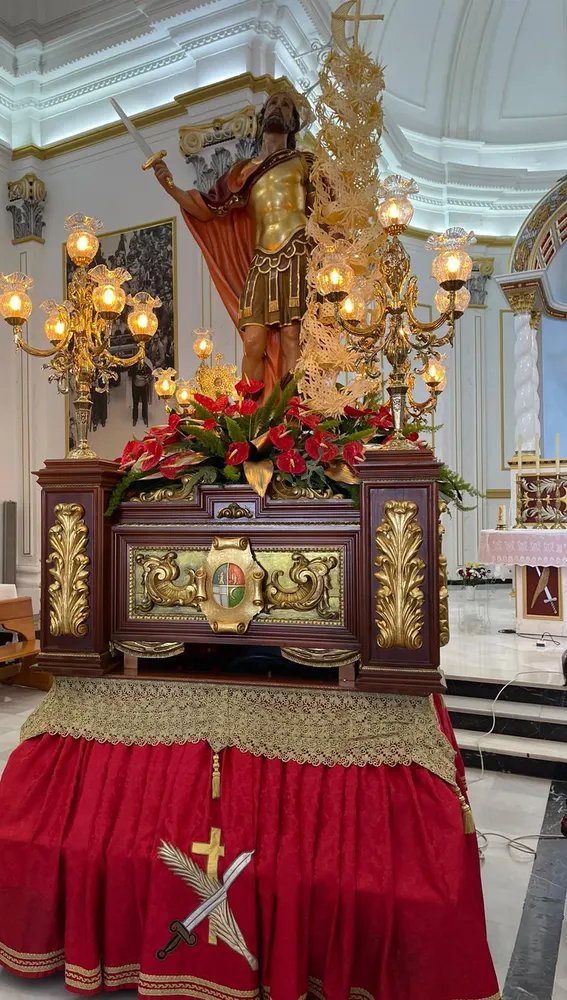 Imagen de San Bonificacio, patrón de Petrer, preparado para las fiestas de Moros y Cristianos. Imagen de San Bonificacio, patrón de Petrer, preparado para las fiestas de Moros y Cristianos.