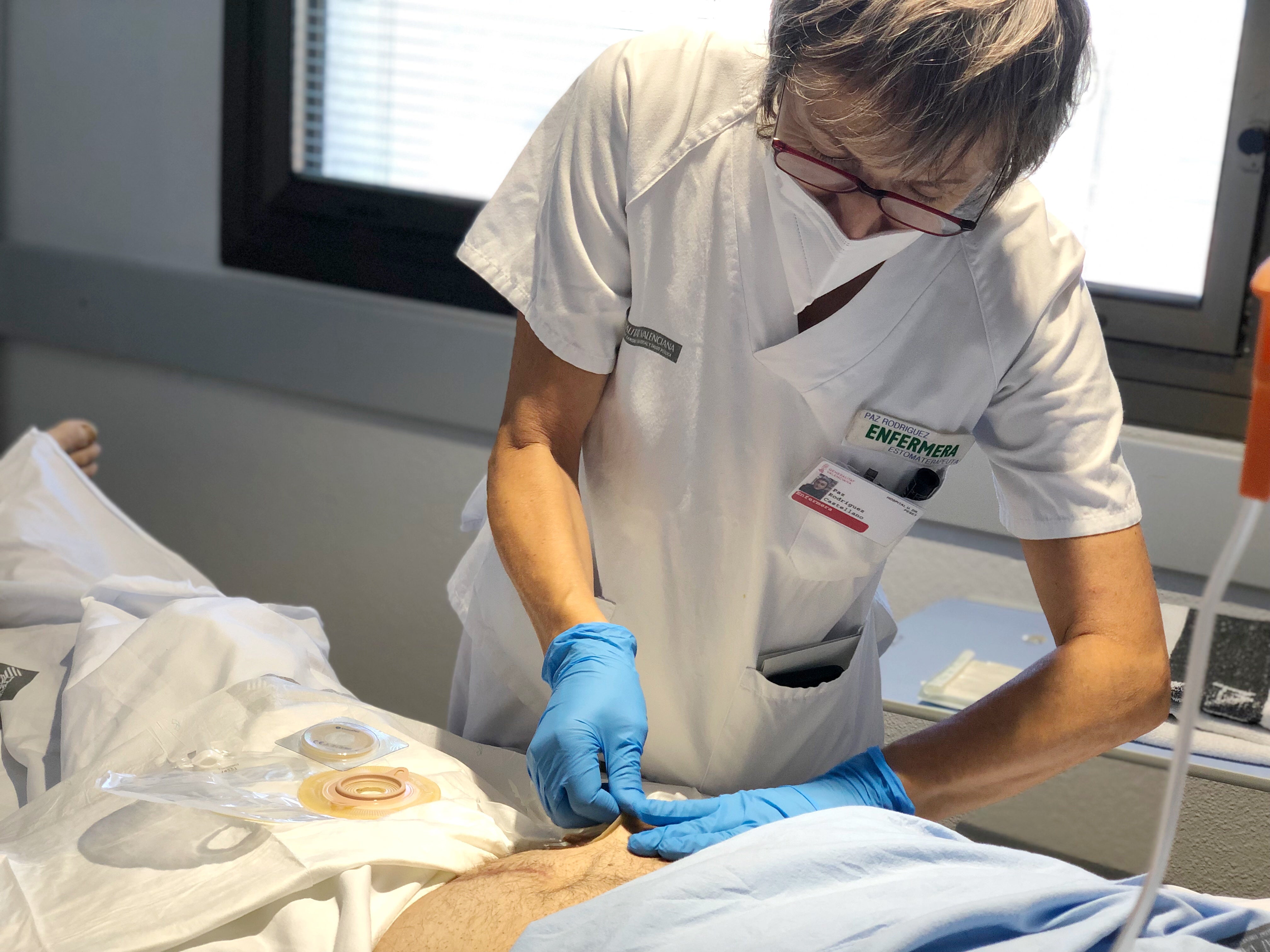 El Hospital General de Elche y el de Elda obtienen el sello del compromiso con la humanización de sus unidades de ostomía El Hospital General de Elche y el de Elda obtienen el sello del compromiso con la humanización de sus unidades de ostomía