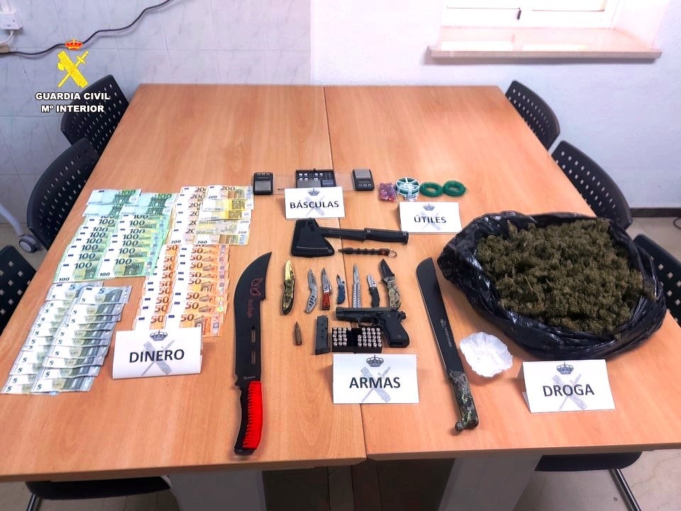 Detenido por vender droga en un lavadero de coches de la comarca de El Comtat Detenido por vender droga en un lavadero de coches de la comarca de El Comtat