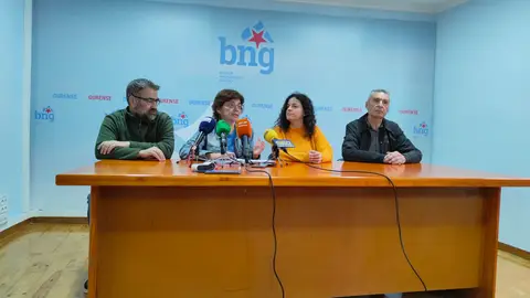 Rolda de prensa en Ourense da senadora do BNG, Carme da Silva Rolda de prensa en Ourense da senadora do BNG, Carme da Silva