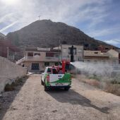 Medio Ambiente refuerza la aplicación de tratamiento para prevenir plagas de mosquitos y quironómidos en el casco urbano, pedanías y costa de Orihuela