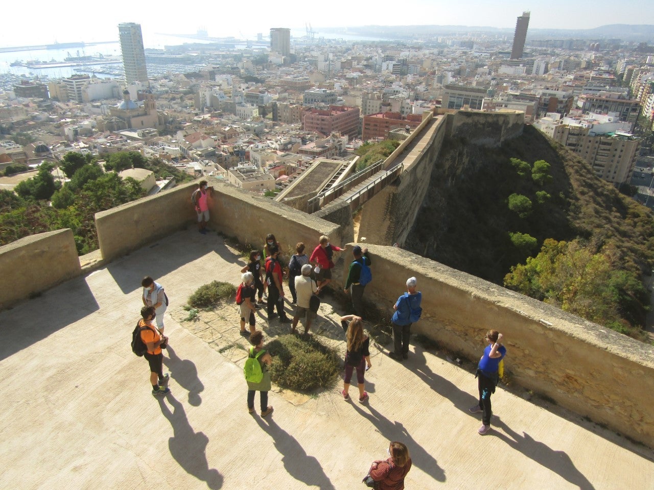 Los centros de Educación Ambiental del Benacantil y Tabarca reciben la distinción Centro Azul 2024 Los centros de Educación Ambiental del Benacantil y Tabarca reciben la distinción Centro Azul 2024