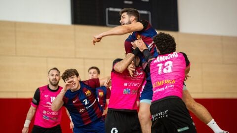 Una acci&oacute;n del Baarcelona B-Uni&oacute;n Financiera Base Oviedo