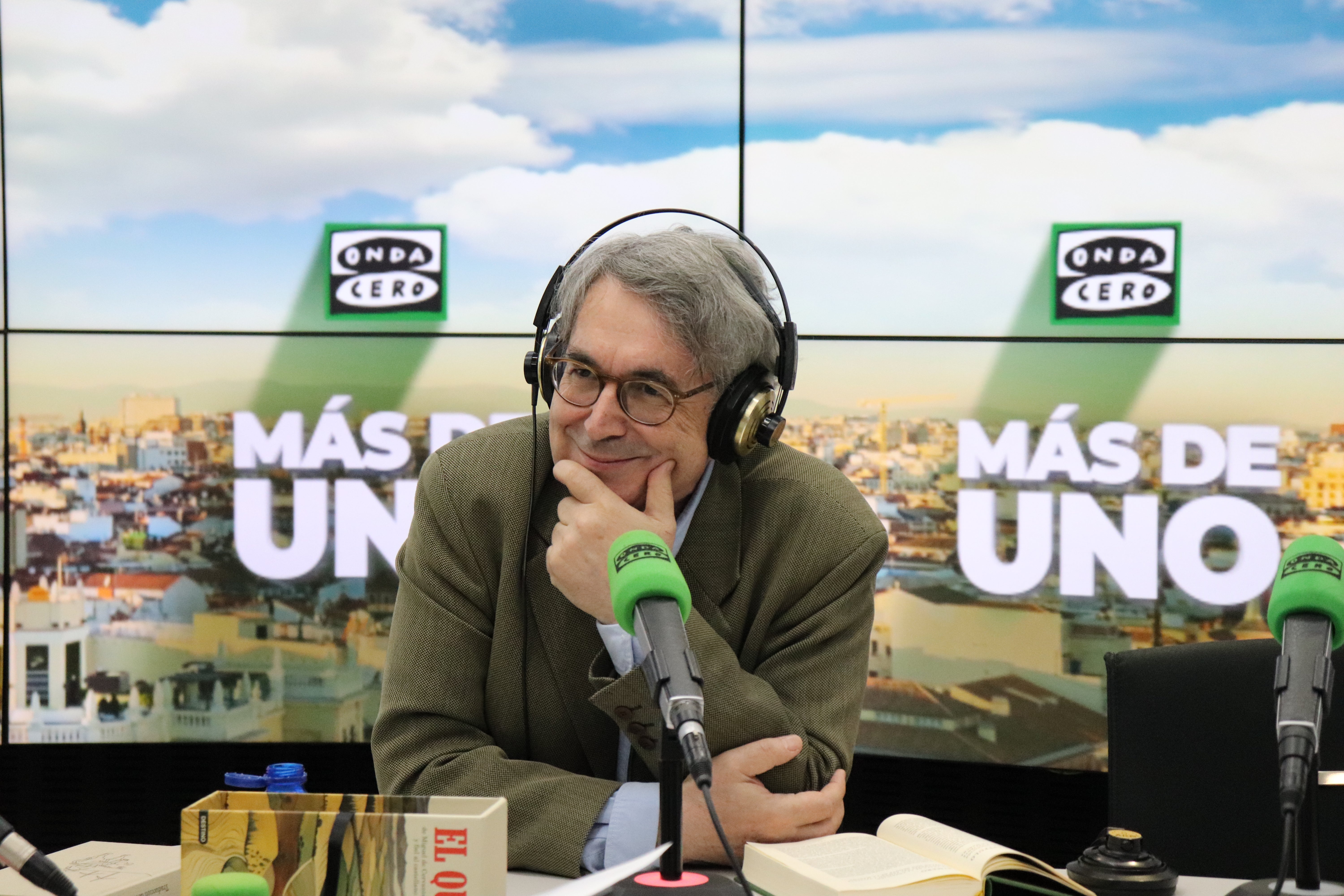 Andrés Trapiello: "El Quijote tiene que ser una lectura placentera" Andrés Trapiello: "El Quijote tiene que ser una lectura placentera"