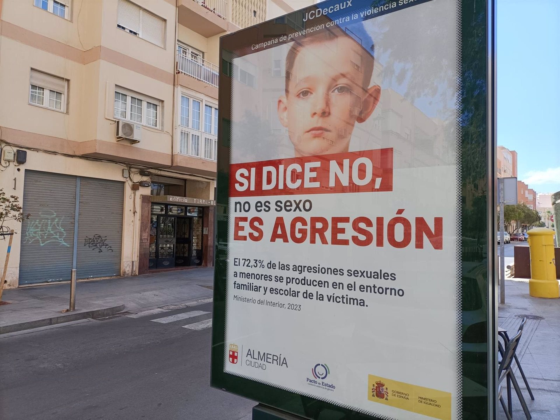 El Ayuntamiento de Almería descarta ceses tras el cartel erróneo de las agresiones infantiles El Ayuntamiento de Almería descarta ceses tras el cartel erróneo de las agresiones infantiles