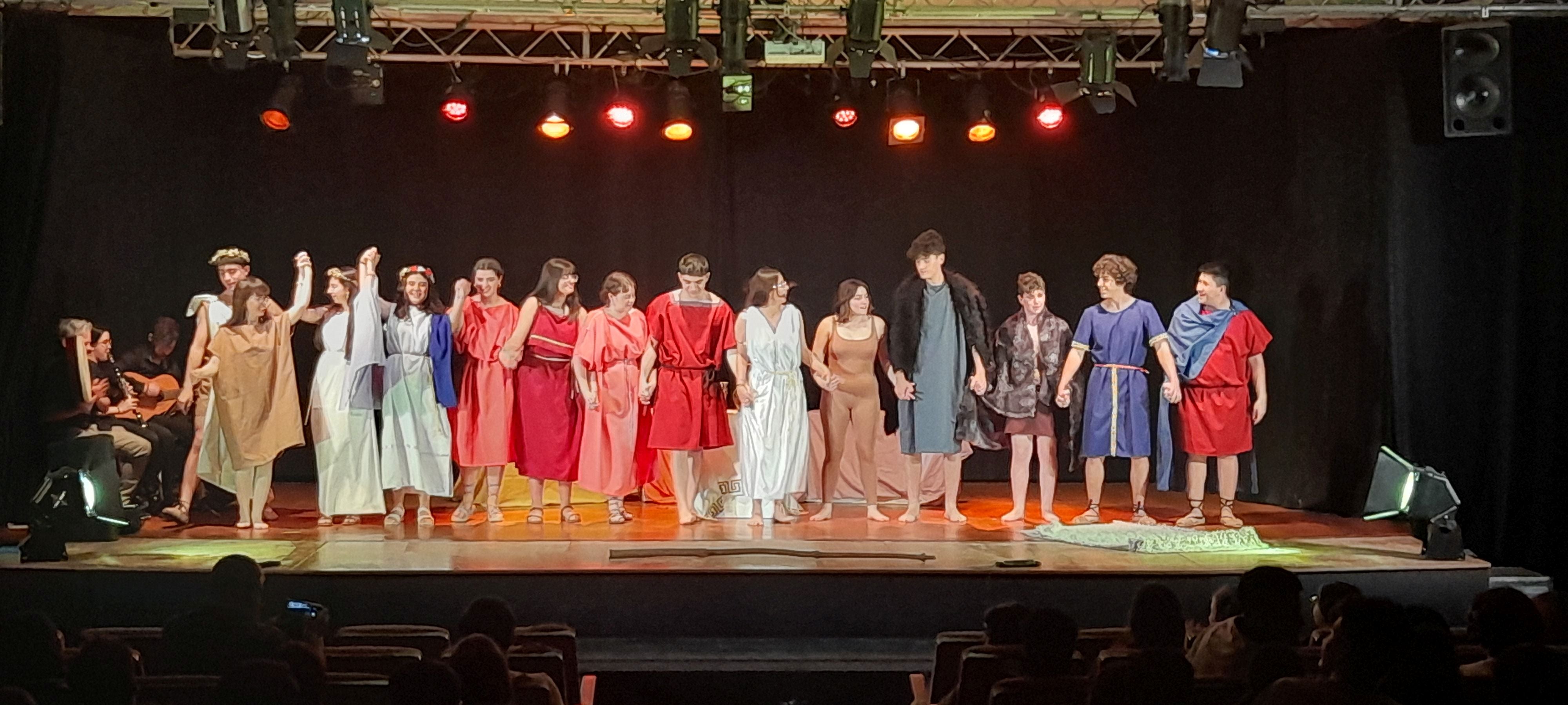 El IES Pascual Carrión de Sax gana el Festival de Teatro Grecolatino de la Universidad de Alicante El IES Pascual Carrión de Sax gana el Festival de Teatro Grecolatino de la Universidad de Alicante